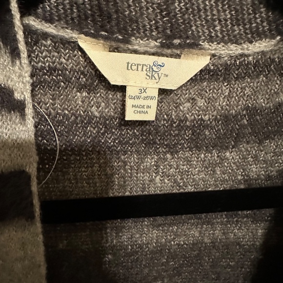 Terra&Sky long sweater - animal stripe print grey and dark grey color. size 3x - Picture 3 of 3